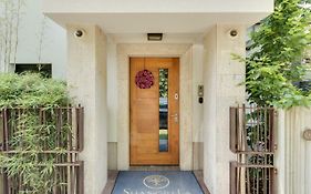 Shangri La Rooms